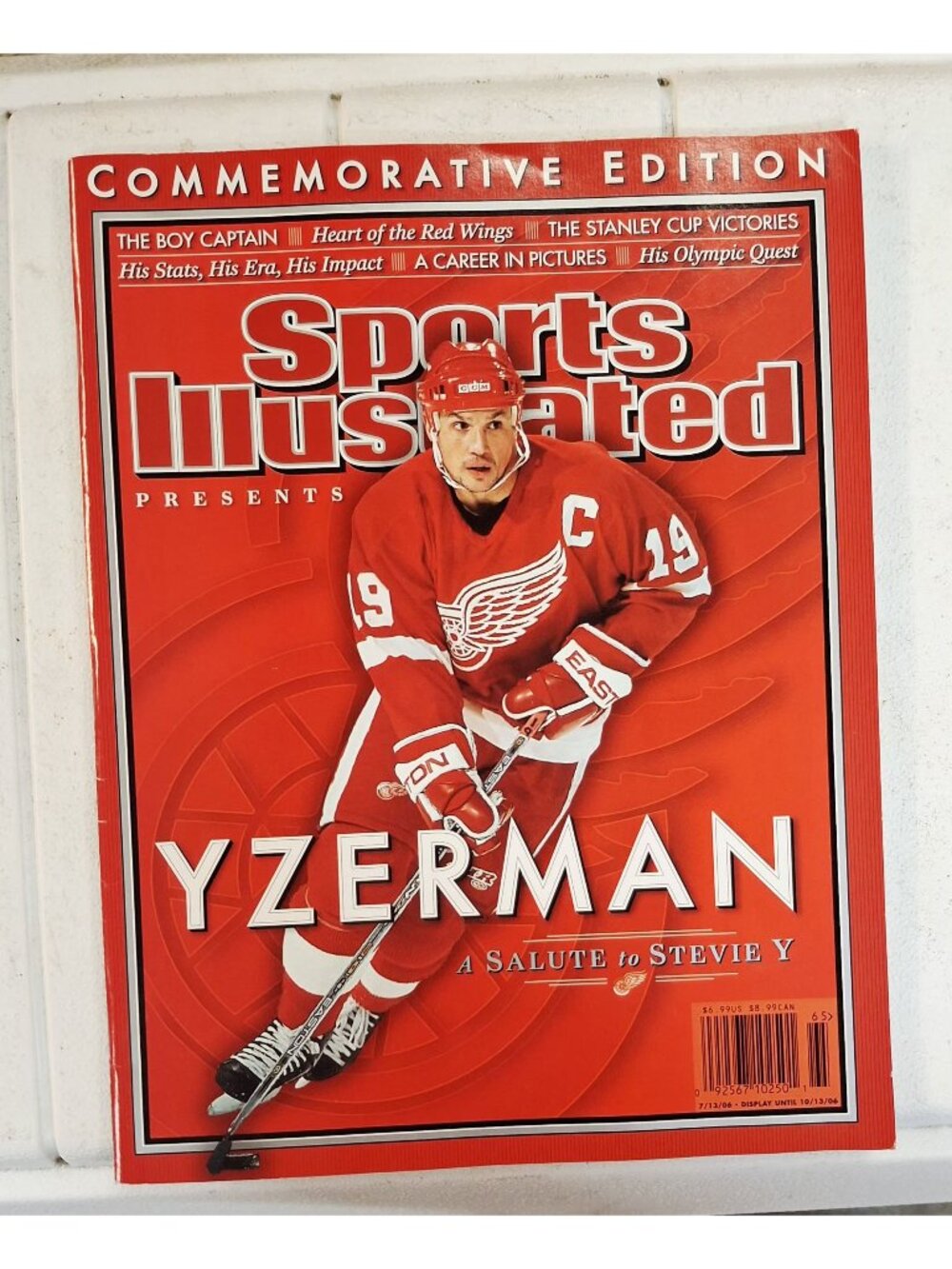 Sports Illustrated 2006 Steve Yzerman Commemorative Edition Hockey Magazine